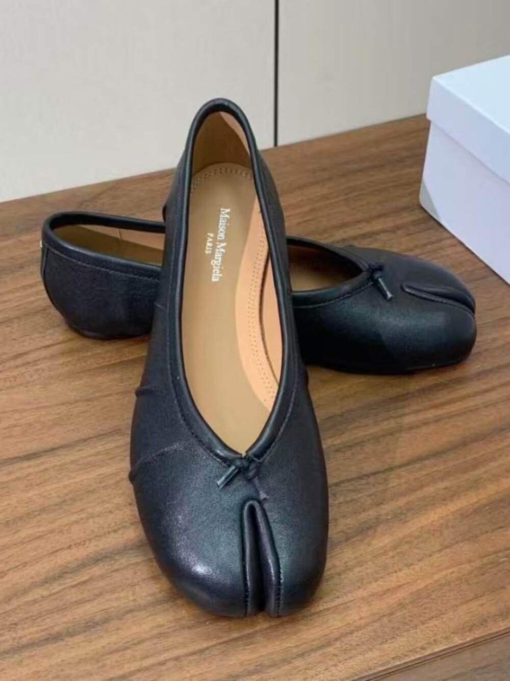 Maison Martin Margiela Black Tabi Split Toe Leather Ballet Flats